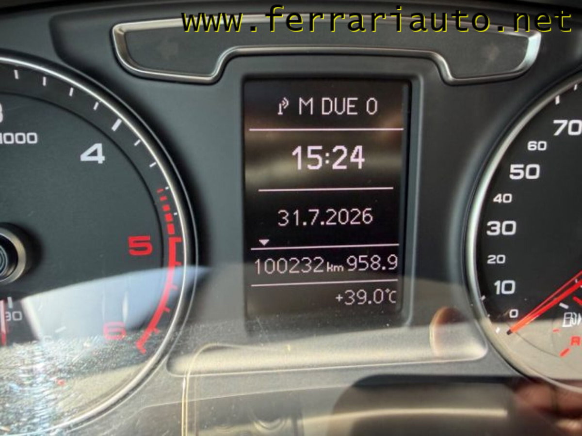 Audi Q3 2.0 TDI 120 CV Business (9)