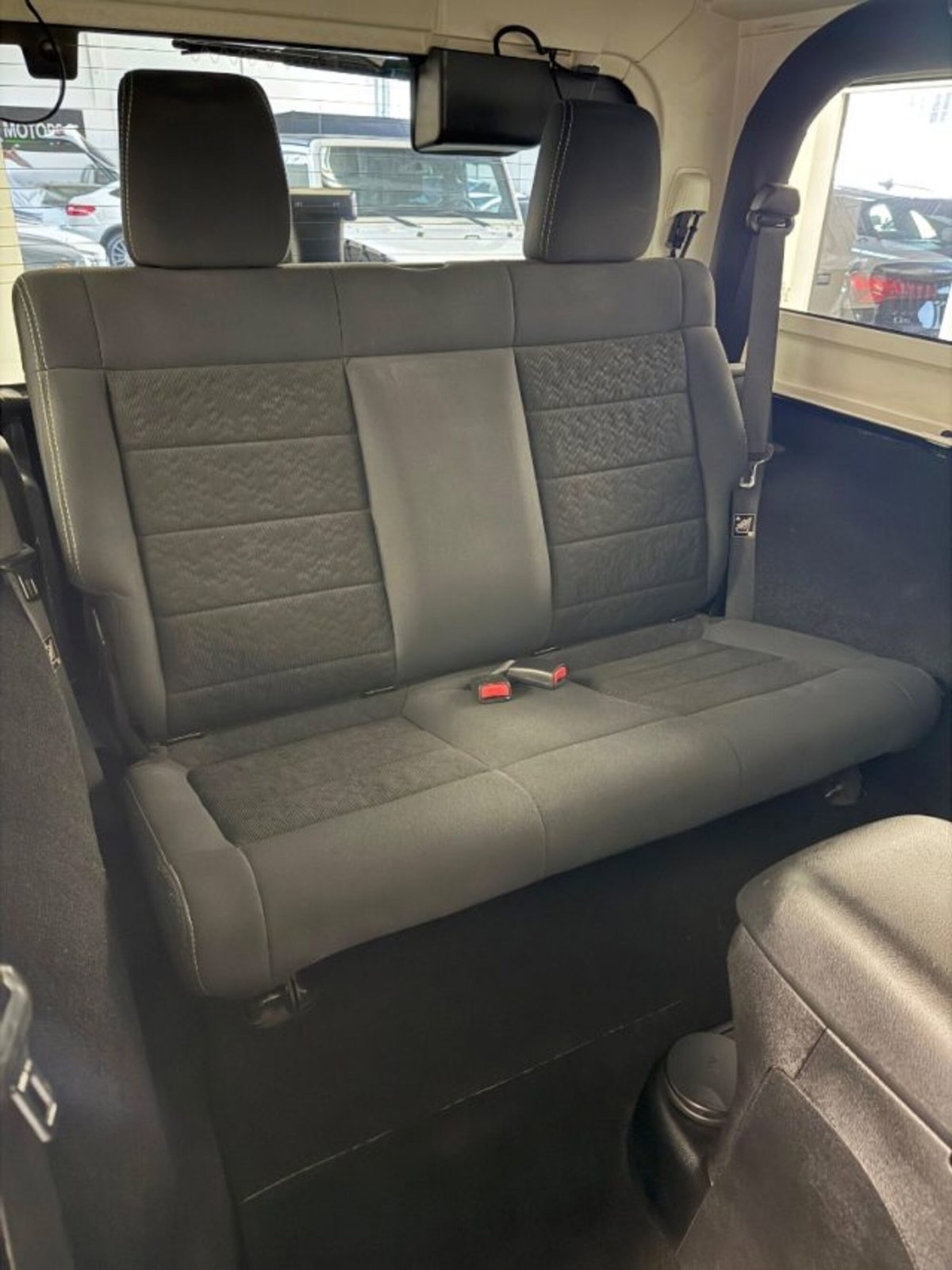 Jeep Wrangler 2.8 CRD DPF Mountain Auto (13)