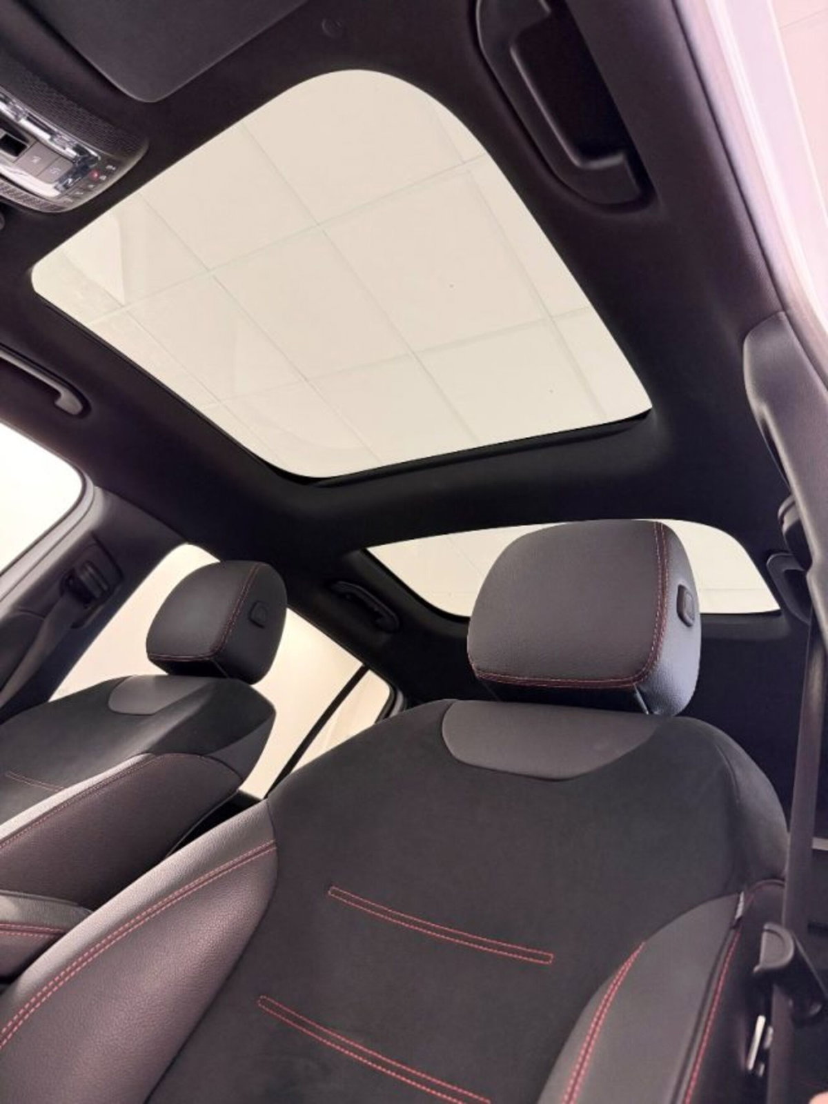 Mercedes-Benz GLB 200 d AMG Line Premium auto (12)