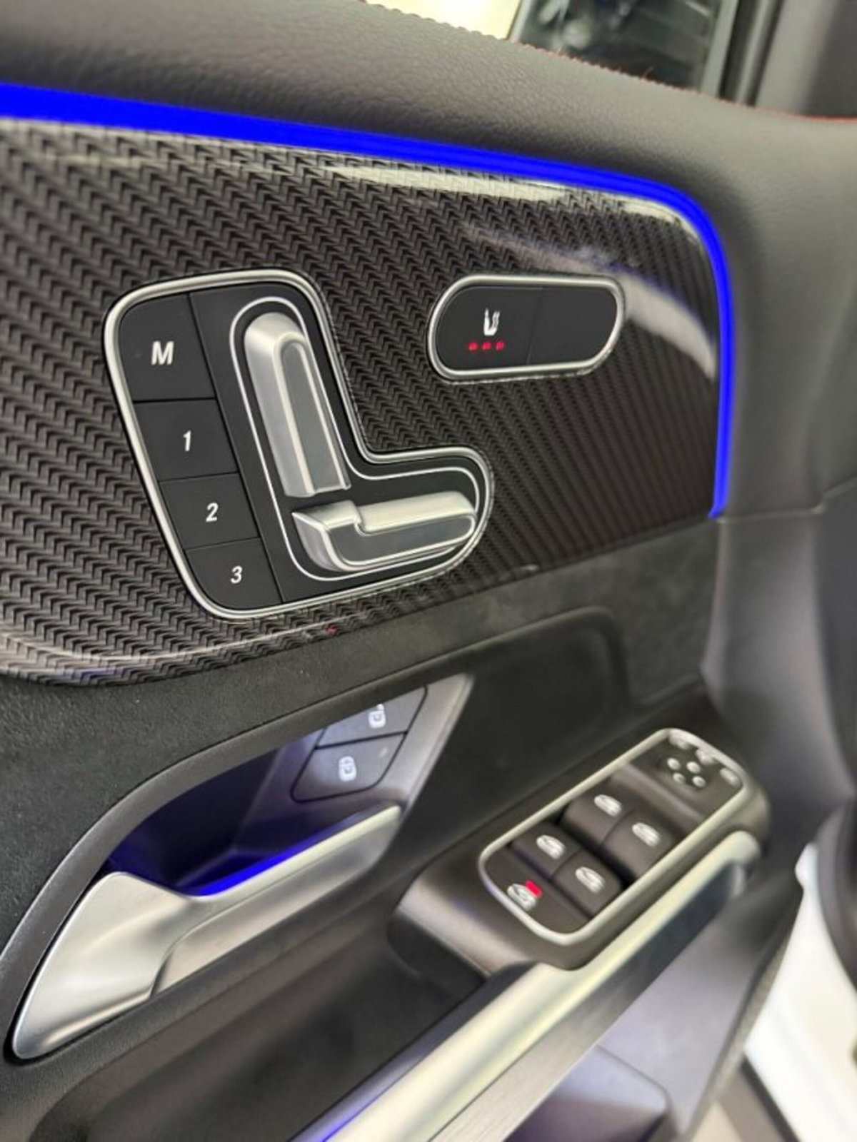 Mercedes-Benz GLB 200 d AMG Line Premium auto (18)