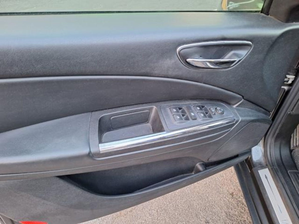 Lancia Delta 1.6 MJT DPF Gold (16)