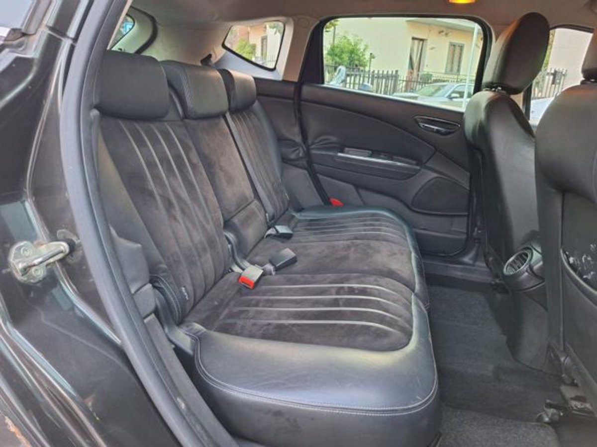 Lancia Delta 1.6 MJT DPF Gold (20)