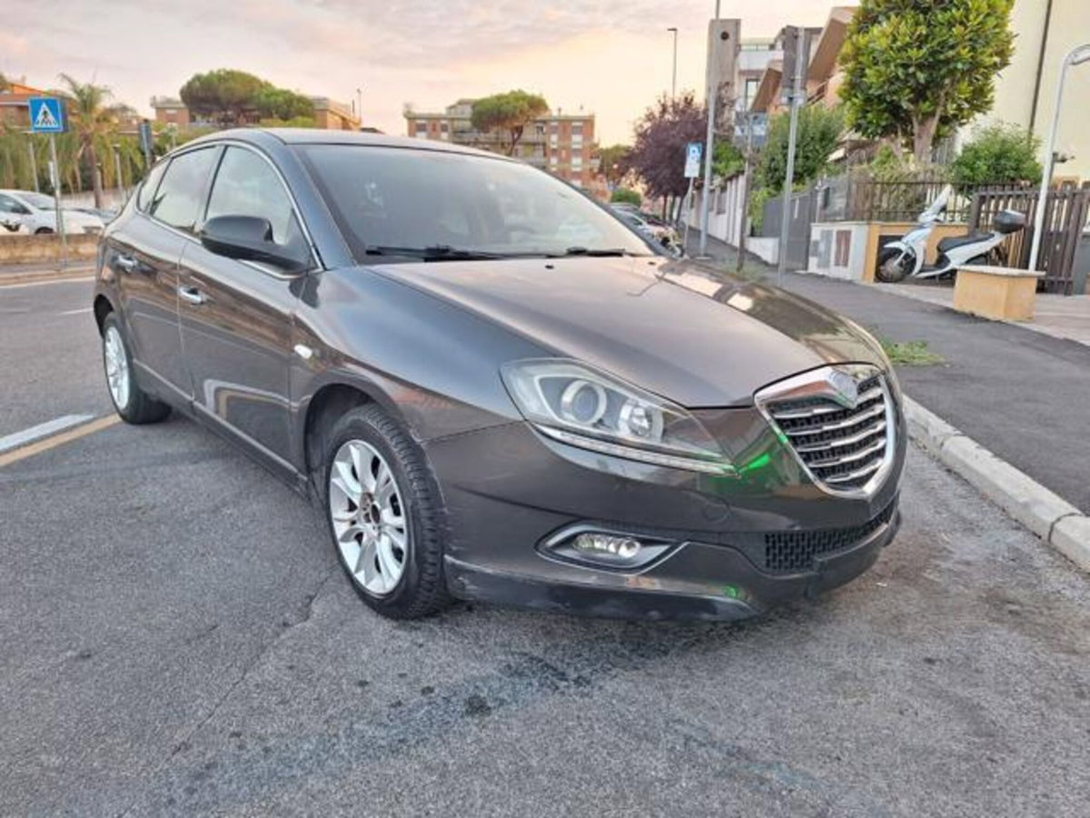 Lancia Delta 1.6 MJT DPF Gold (3)
