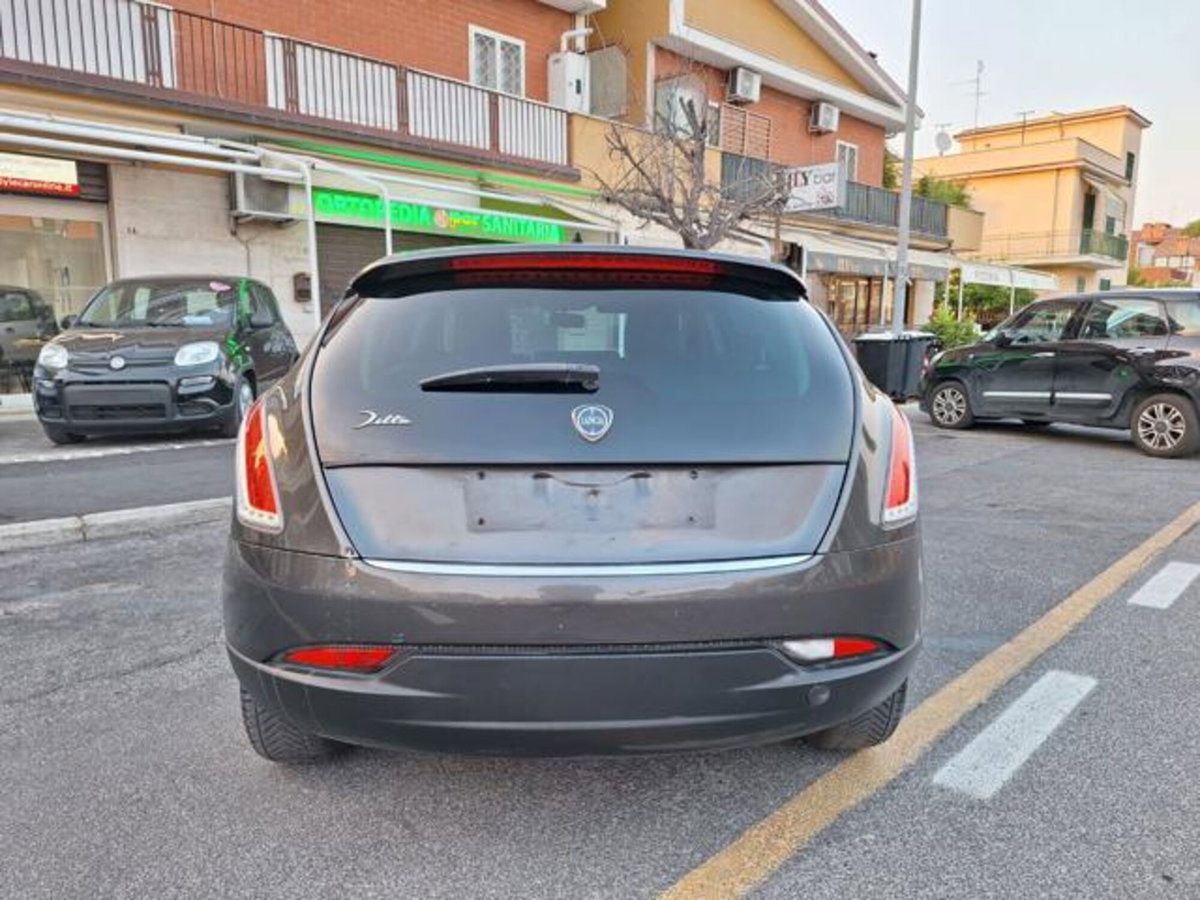Lancia Delta 1.6 MJT DPF Gold (6)