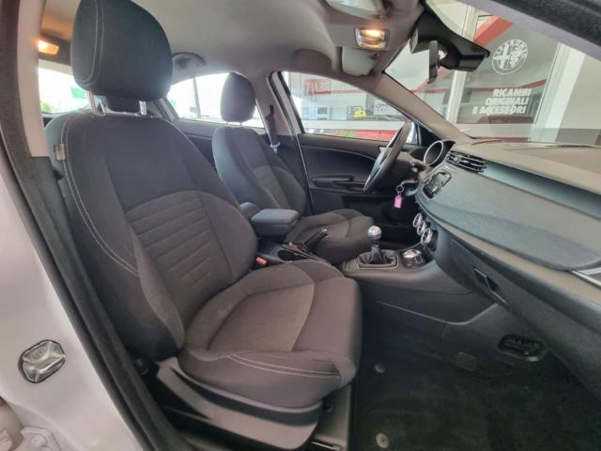 Alfa Romeo Giulietta 1.6 JTDm Giulietta 120cv (13)
