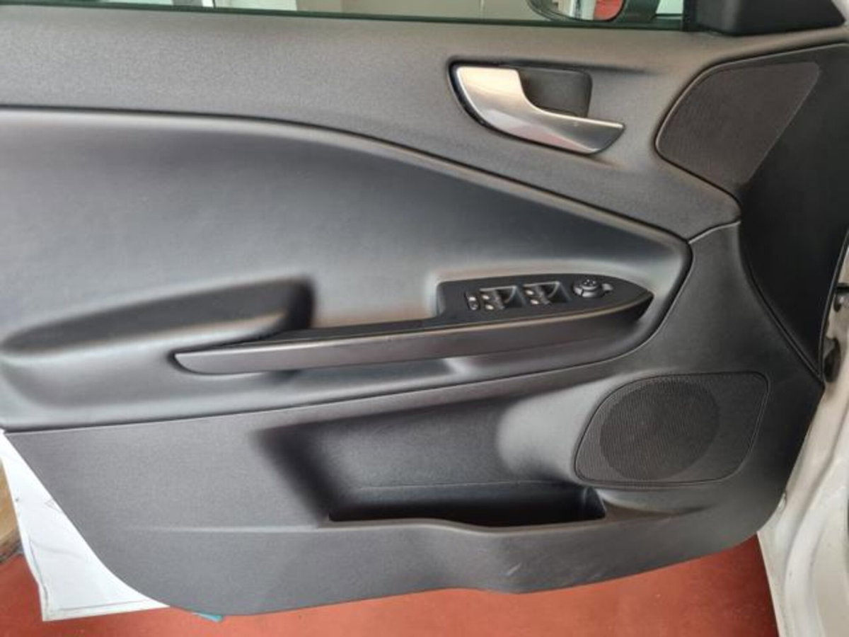 Alfa Romeo Giulietta 1.6 JTDm Giulietta 120cv (18)