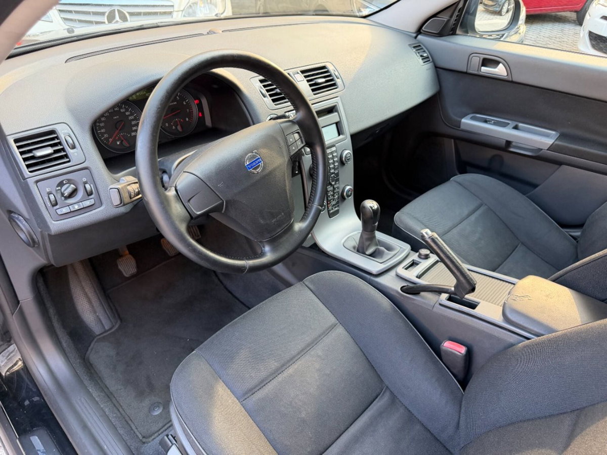 Volvo V50 1.6 POLAR (2)