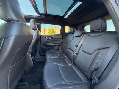 Jeep Compass full-electric Overland 4xe 375cv auto (11)