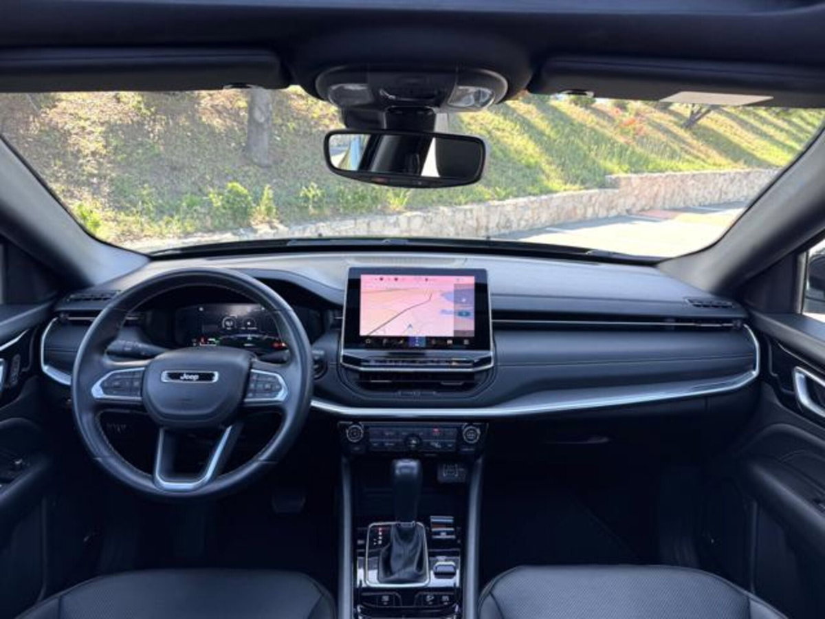 Jeep Compass full-electric Overland 4xe 375cv auto (13)