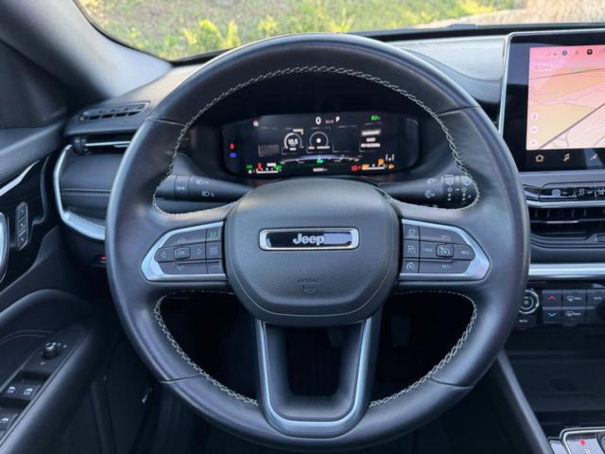 Jeep Compass full-electric Overland 4xe 375cv auto (15)