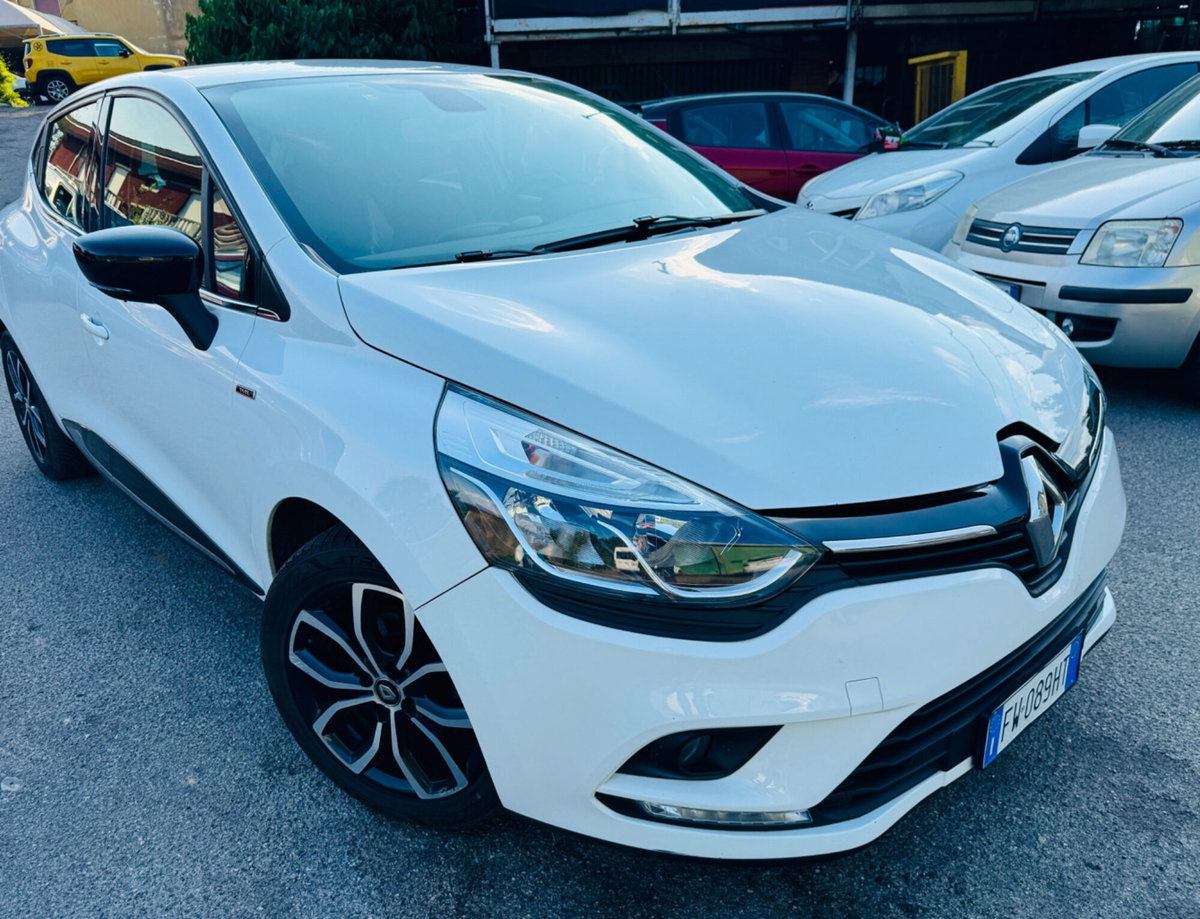 Renault Clio dCi 8V 75 CV 5 porte Moschino Intens (2)