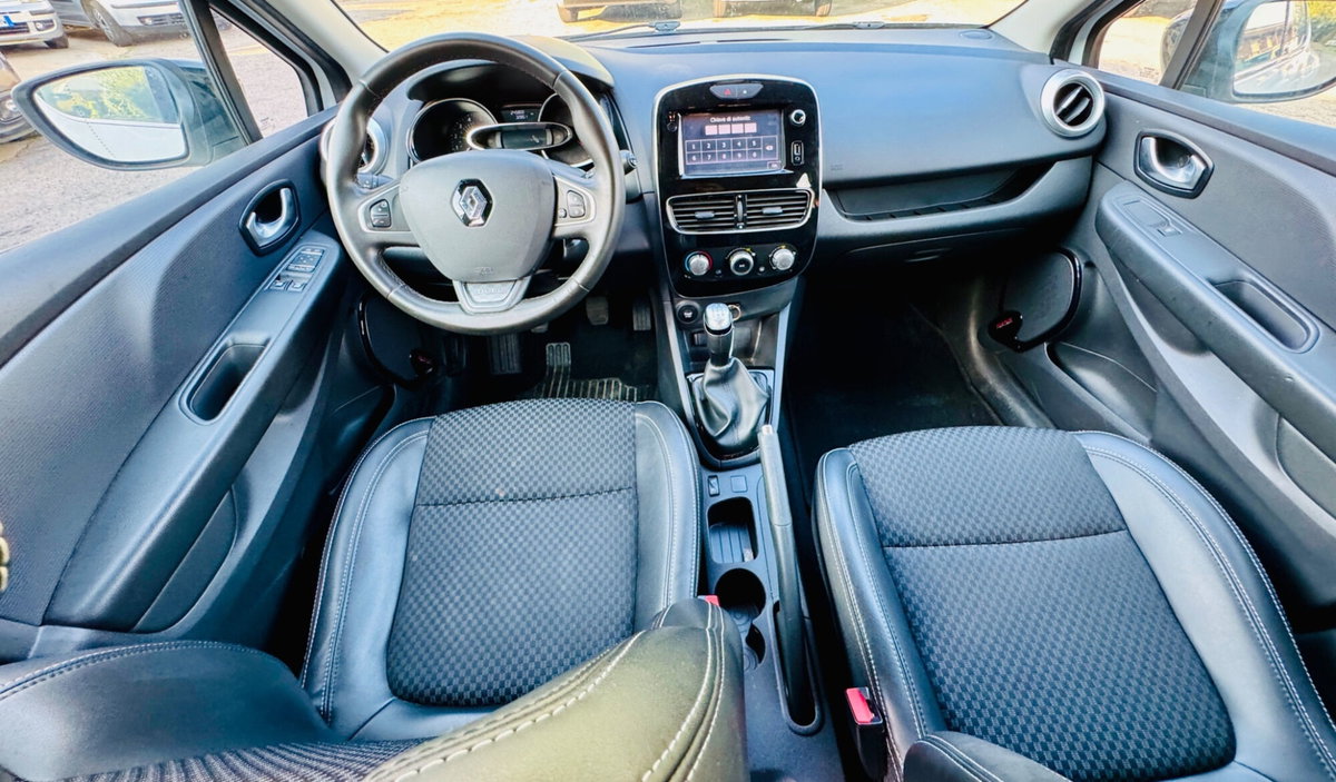 Renault Clio dCi 8V 75 CV 5 porte Moschino Intens (20)