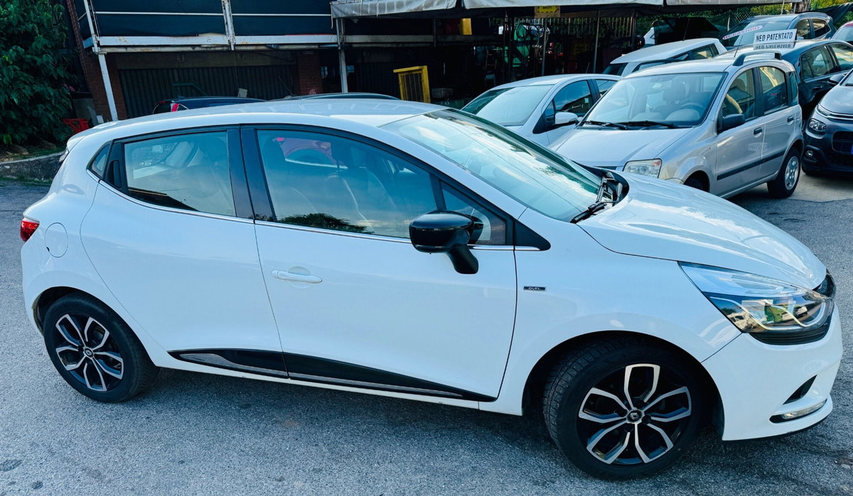 Renault Clio dCi 8V 75 CV 5 porte Moschino Intens (5)