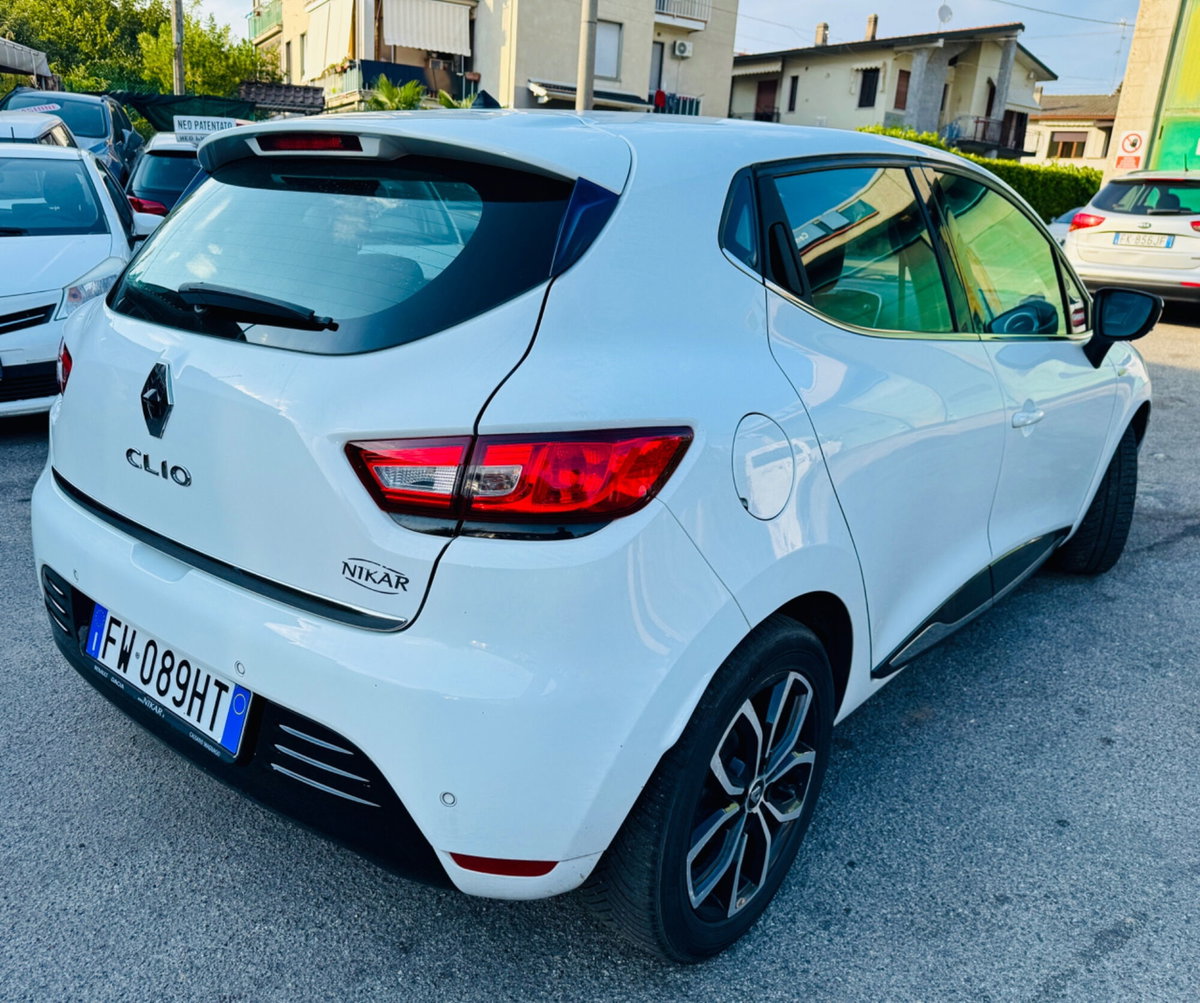 Renault Clio dCi 8V 75 CV 5 porte Moschino Intens (6)