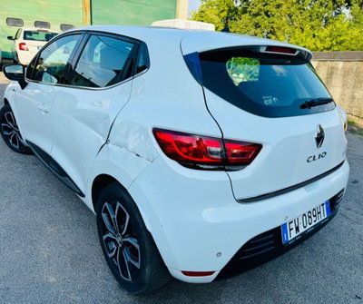Renault Clio dCi 8V 75 CV 5 porte Moschino Intens (7)