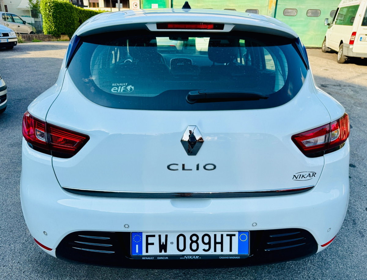 Renault Clio dCi 8V 75 CV 5 porte Moschino Intens (8)