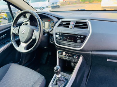 Suzuki S-Cross 1.6 DDiS Top (10)