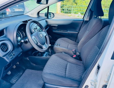 Toyota Yaris 1.0 5 porte Lounge (11)