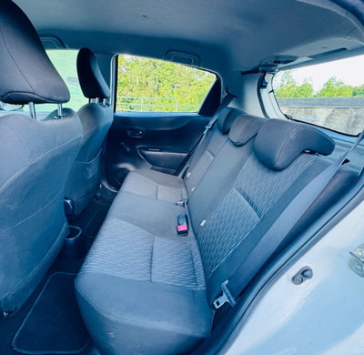 Toyota Yaris 1.0 5 porte Lounge (18)