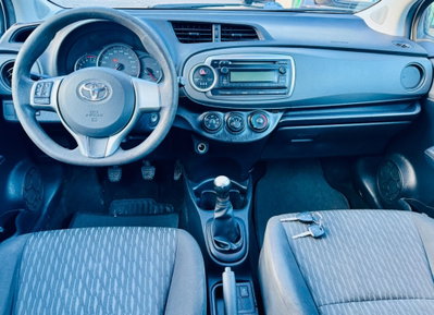 Toyota Yaris 1.0 5 porte Lounge (19)