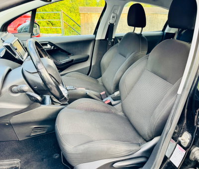 Peugeot 208 75 5 porte Allure (10)