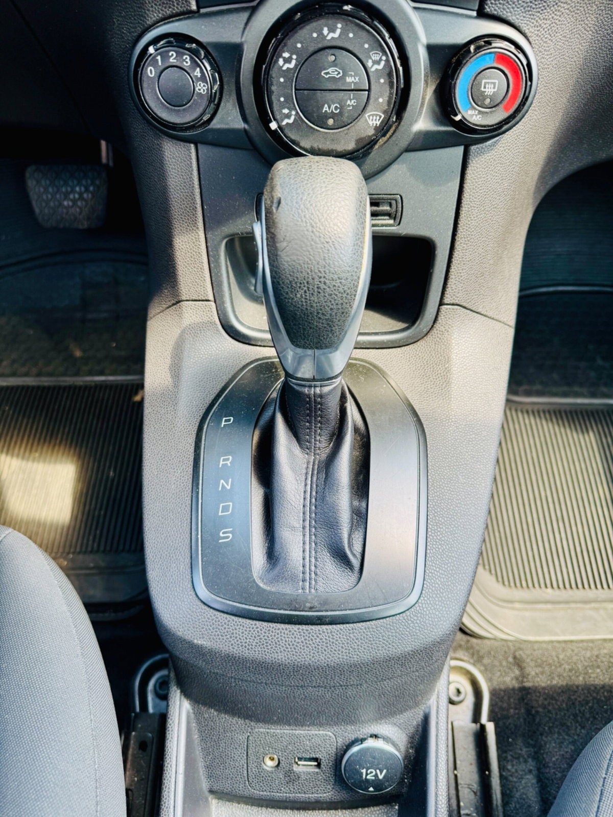 Ford Fiesta 1.0 EcoBoost 100CV 5 porte Black & White Edition (20)