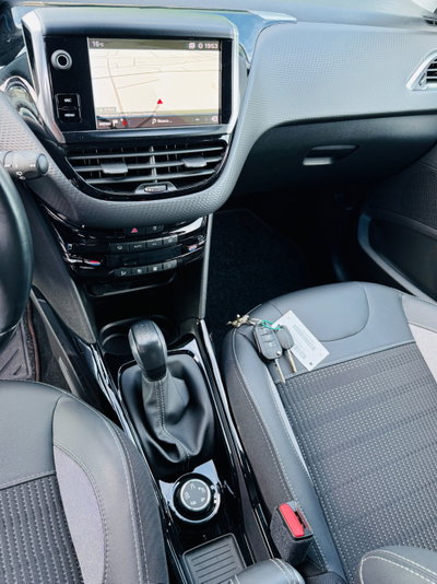Peugeot 2008 BlueHDi 100 S&S Allure (13)