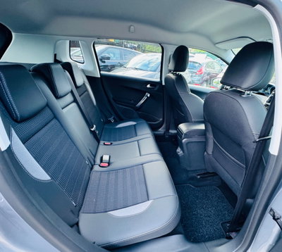 Peugeot 2008 BlueHDi 100 S&S Allure (14)