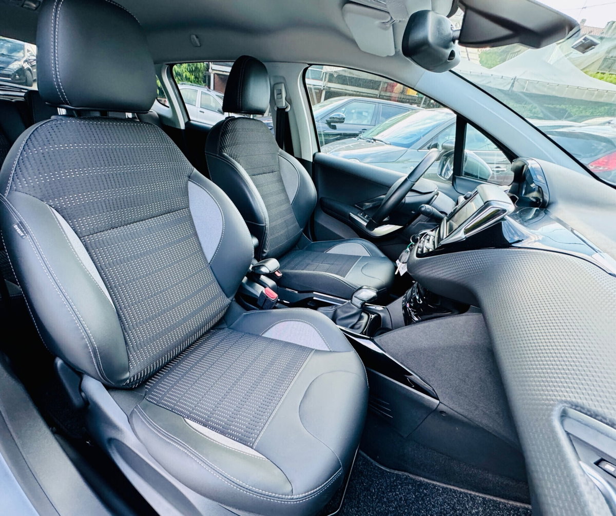 Peugeot 2008 BlueHDi 100 S&S Allure (15)