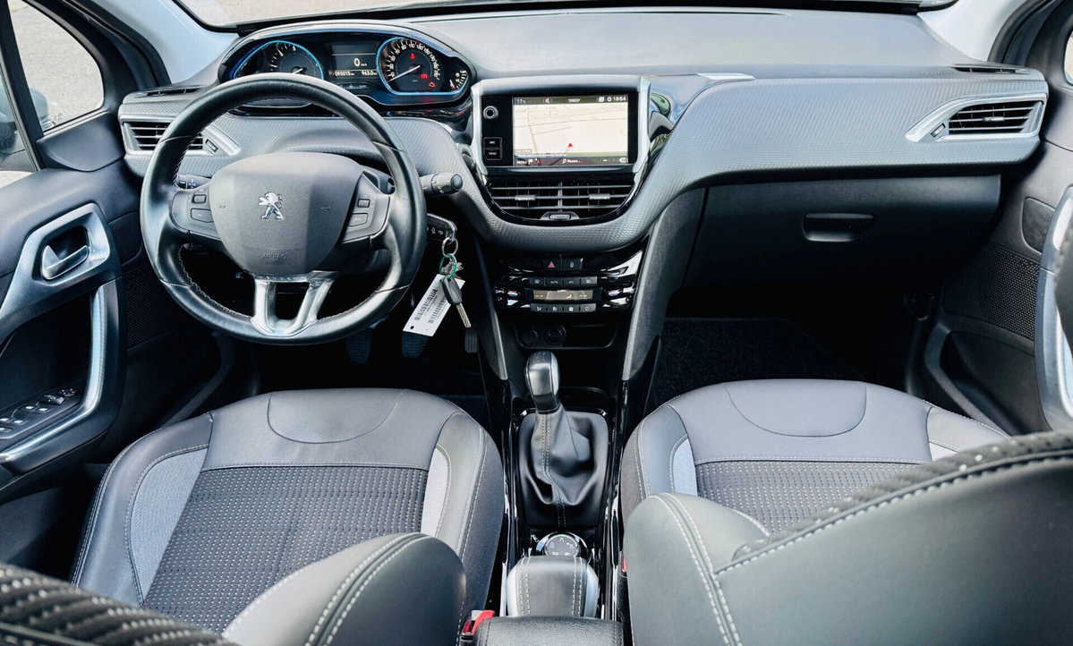 Peugeot 2008 BlueHDi 100 S&S Allure (19)