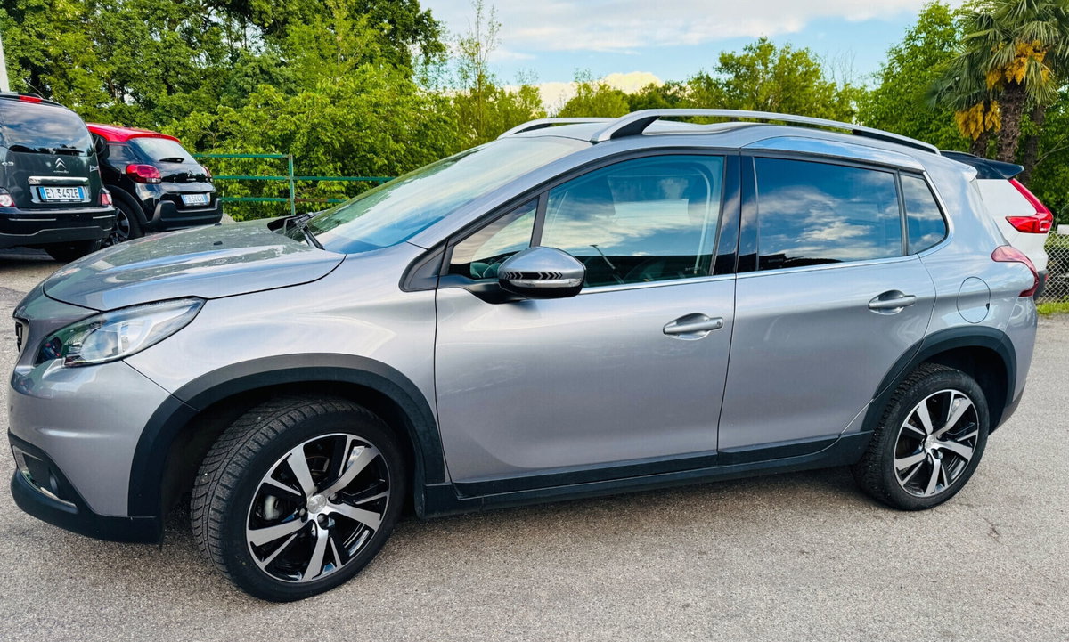 Peugeot 2008 BlueHDi 100 S&S Allure (5)