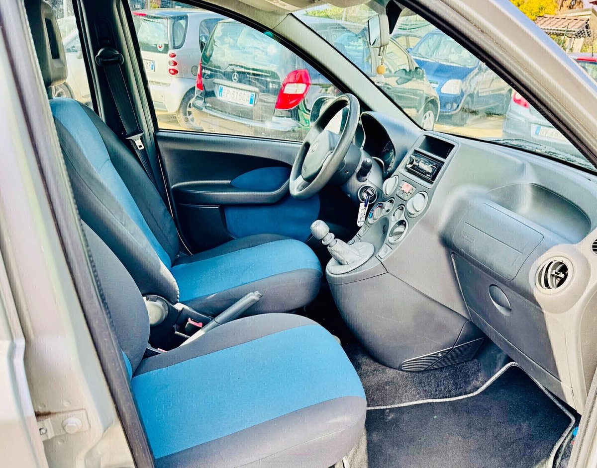 Fiat Panda 1.2 Emotion (13)