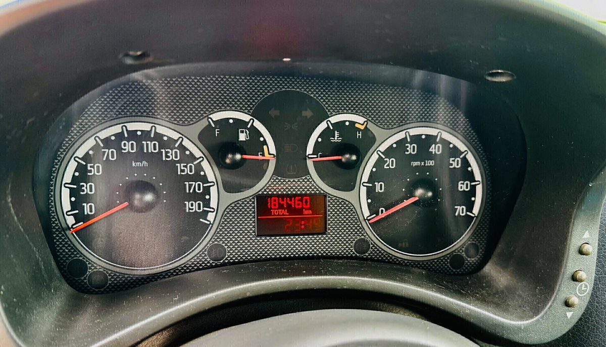 Fiat Panda 1.2 Emotion (9)