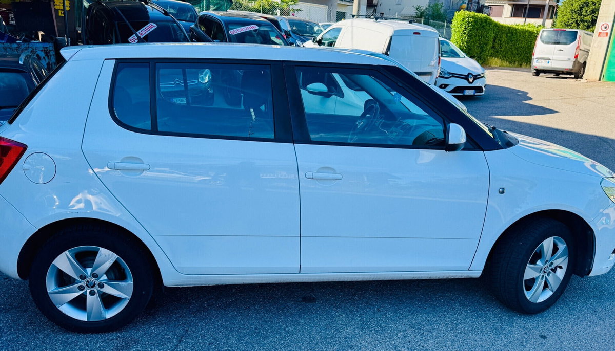 Skoda Fabia 1.2 12V 70CV 5p. Monte-Carlo (5)