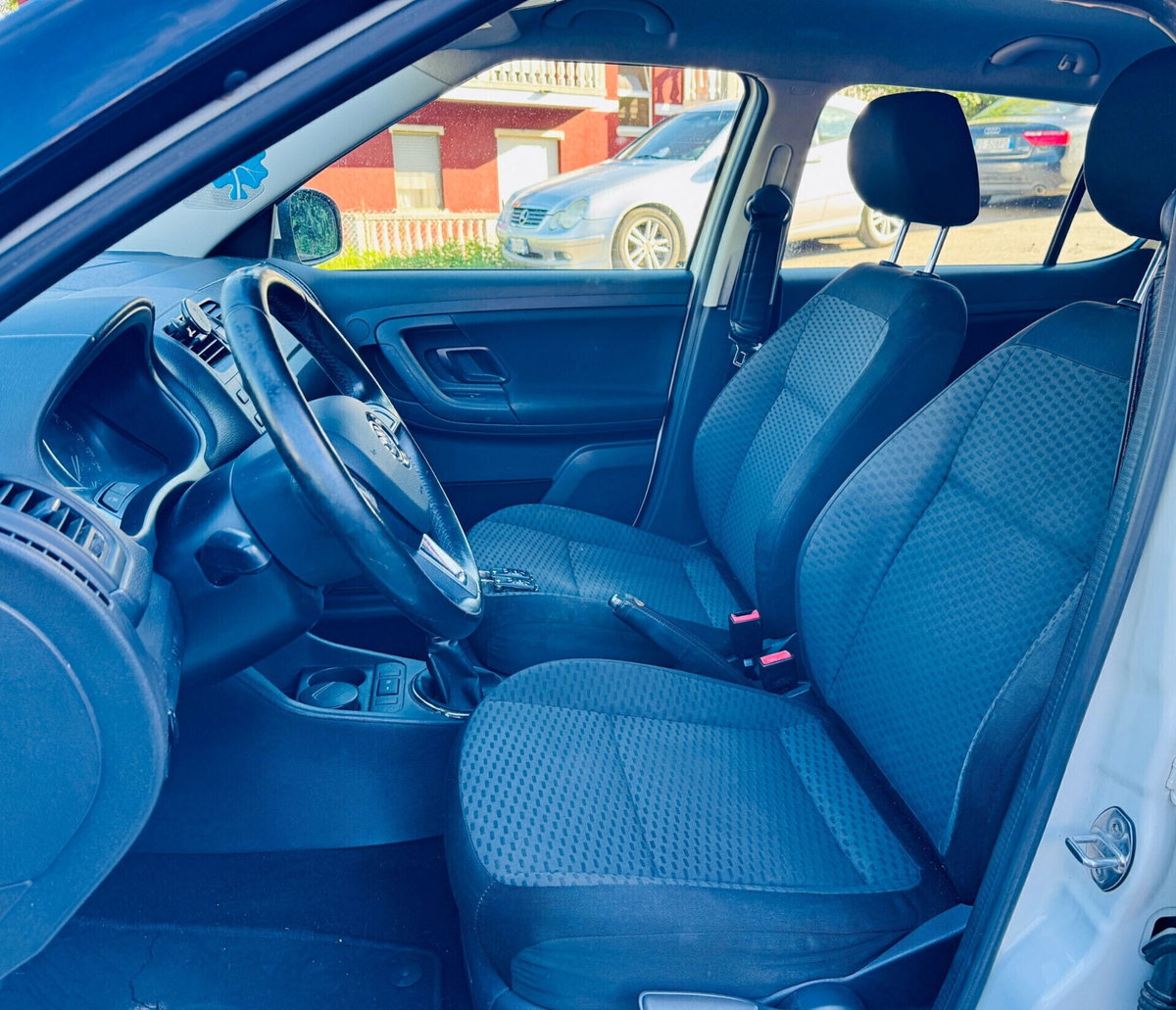 Skoda Fabia 1.2 12V 70CV 5p. Monte-Carlo (9)