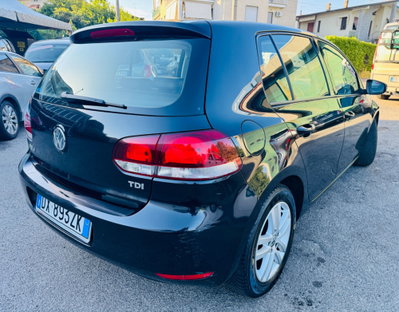 Volkswagen Golf 2.0 TDI 110CV DPF 5p. Highline (9)