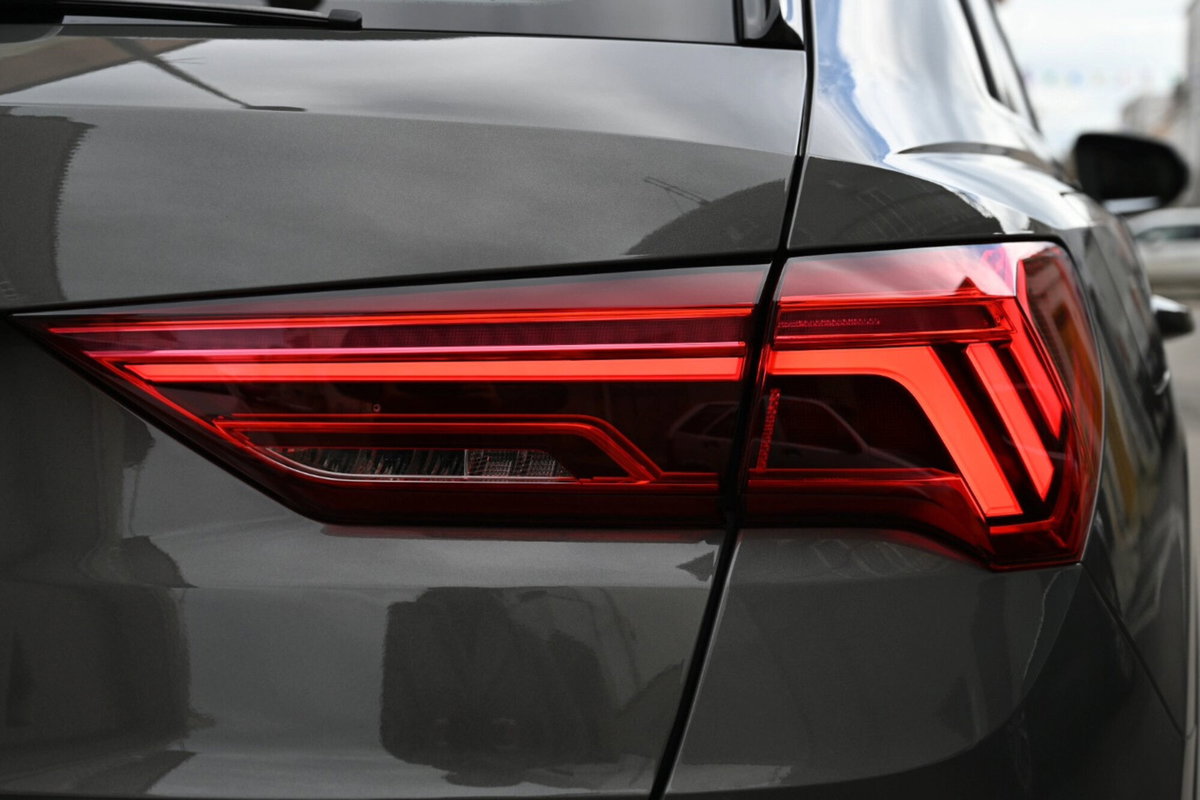 Audi Q3 Sportback 35 TDI quattro S tronic S line edition (9)