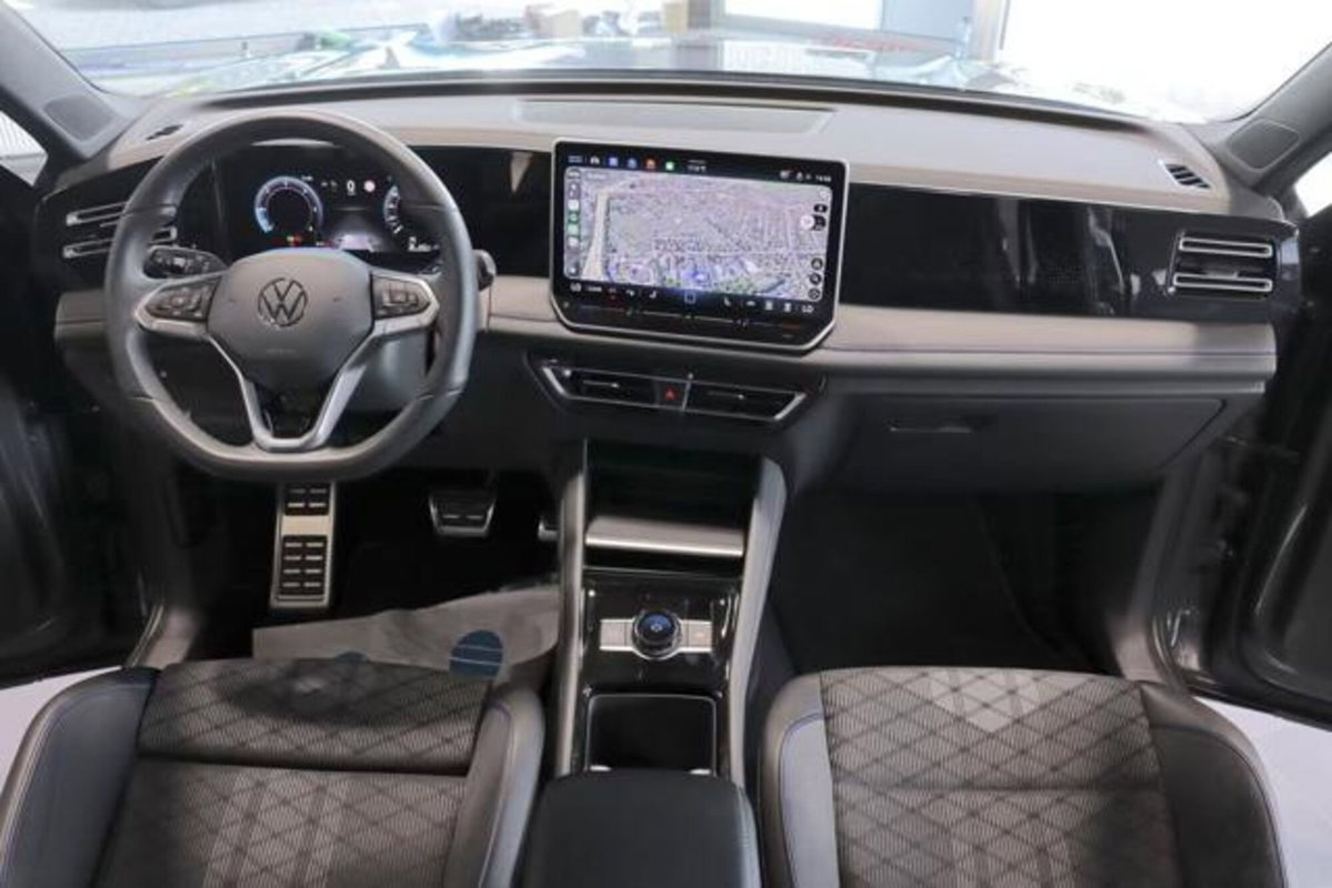 Volkswagen Tiguan Allspace 2.0 tdi R-Line 150cv dsg (10)