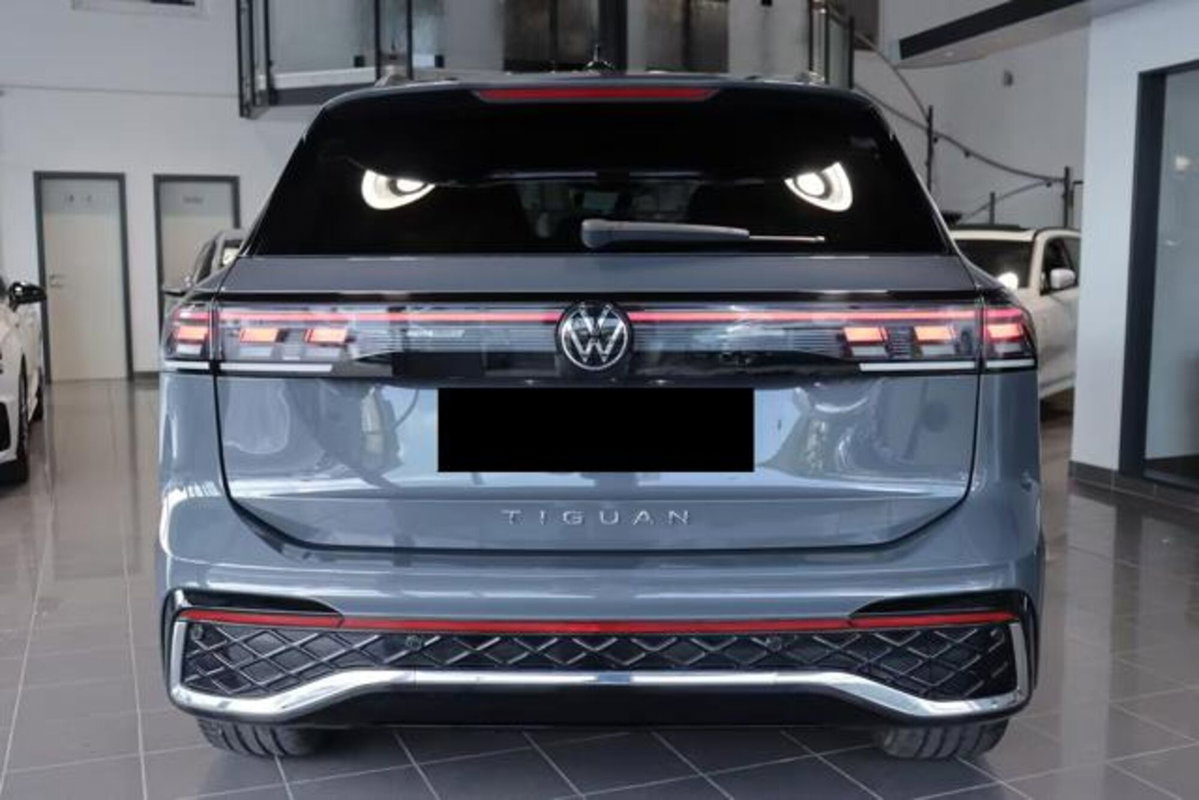 Volkswagen Tiguan Allspace 2.0 tdi R-Line 150cv dsg (6)