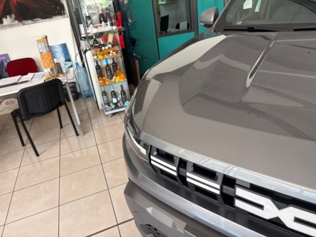 Dacia Duster 1.0 Eco-G Essential 100cv (2)