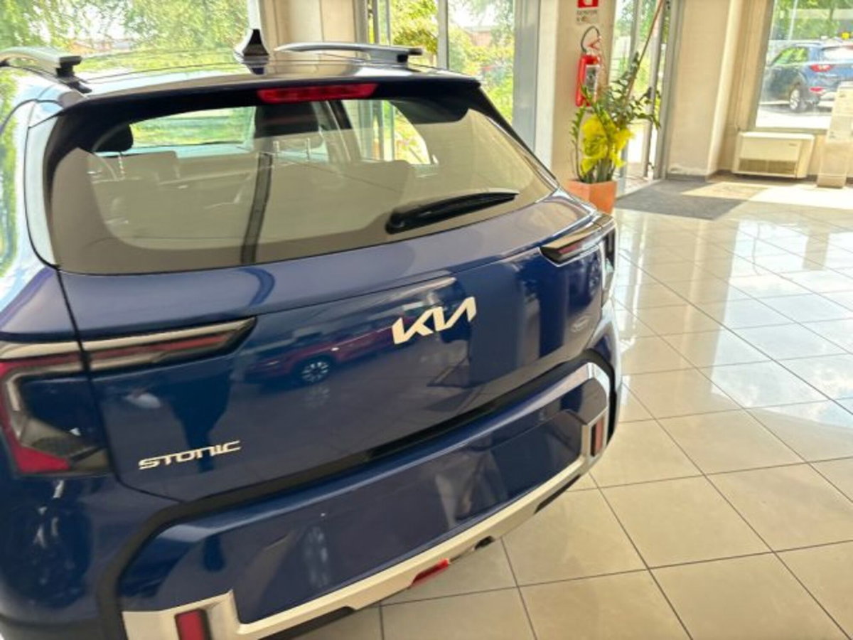 Kia Stonic 1.0 t-gdi mhev Black Edition 100cv dct