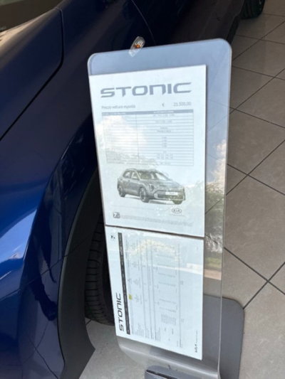 Kia Stonic 1.0 t-gdi mhev Black Edition 100cv dct (3)