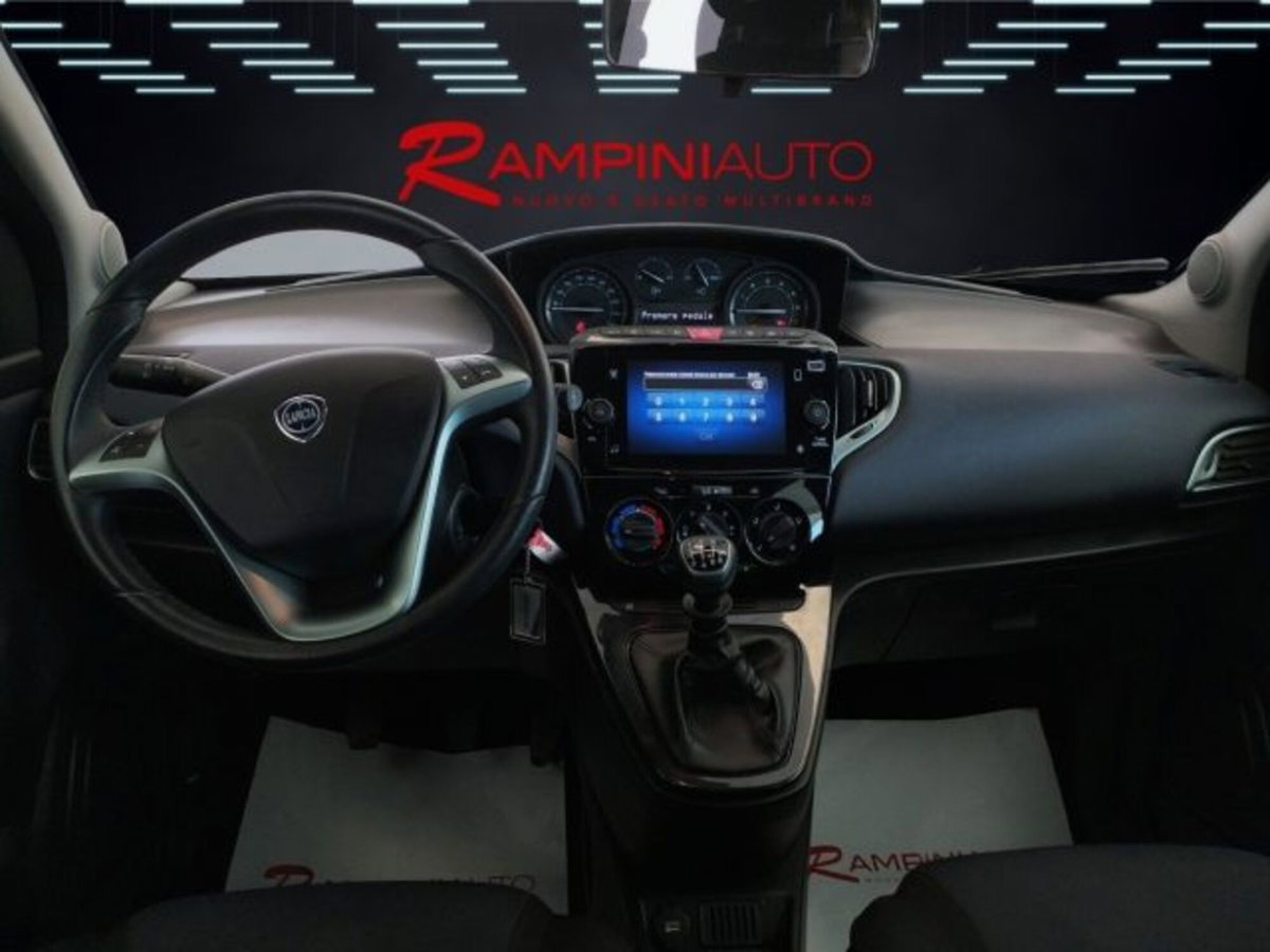 Lancia Ypsilon 1.0 FireFly 5 porte S&S Hybrid Gold Plus (14)