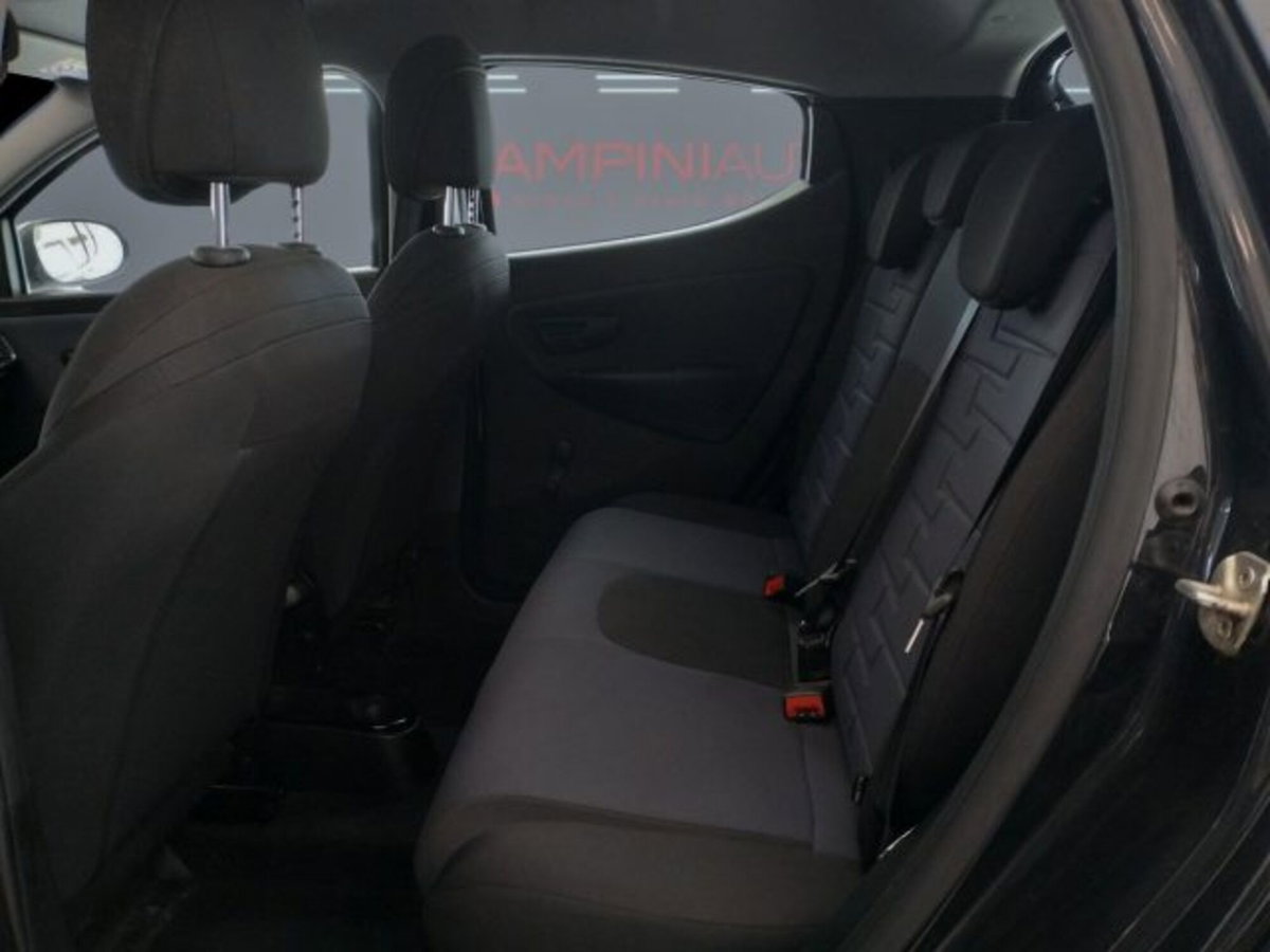 Lancia Ypsilon 1.0 FireFly 5 porte S&S Hybrid Gold Plus (17)