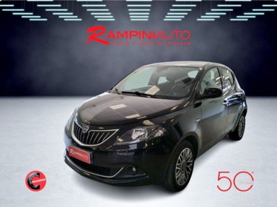 Lancia Ypsilon 1.0 FireFly 5 porte S&S Hybrid Gold Plus (2)