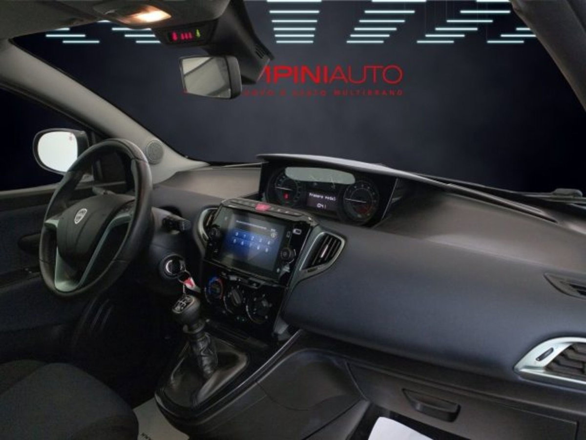 Lancia Ypsilon 1.0 FireFly 5 porte S&S Hybrid Gold Plus (20)