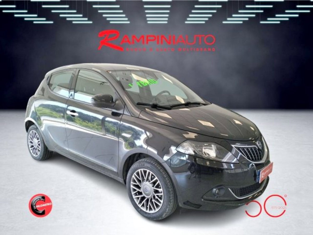 Lancia Ypsilon 1.0 FireFly 5 porte S&S Hybrid Gold Plus (6)