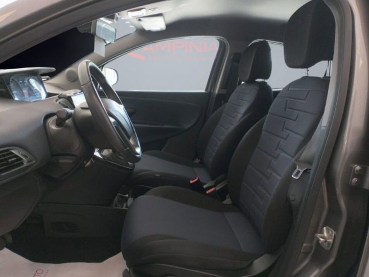 Lancia Ypsilon 1.0 FireFly 5 porte S&S Hybrid Gold Plus (16)