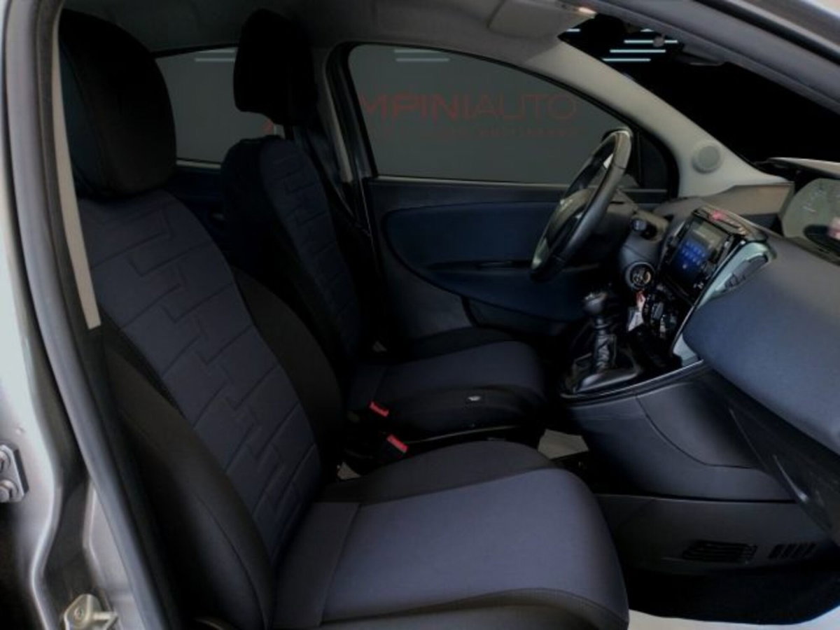 Lancia Ypsilon 1.0 FireFly 5 porte S&S Hybrid Gold Plus (19)