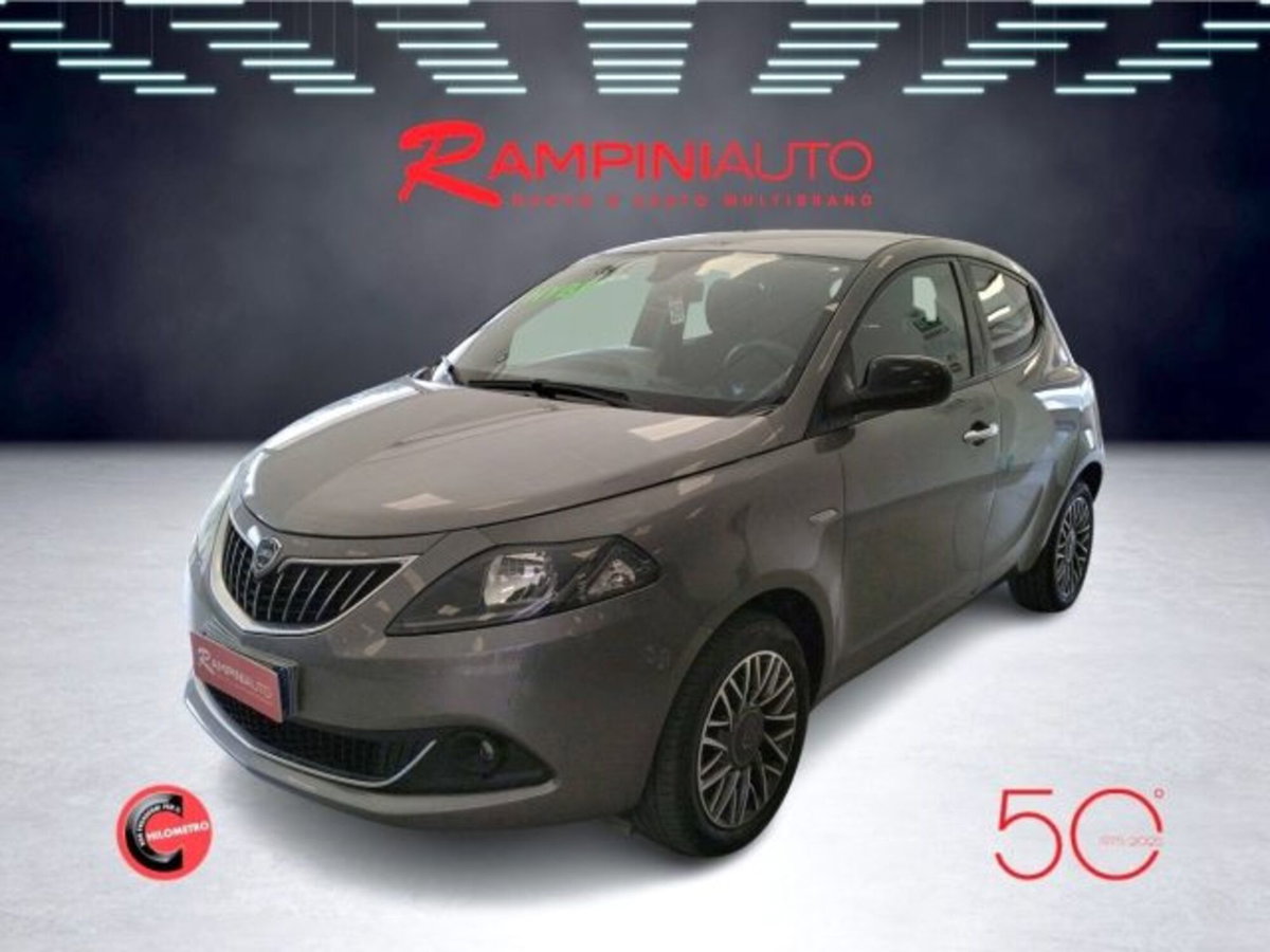 Lancia Ypsilon 1.0 FireFly 5 porte S&S Hybrid Gold Plus (2)